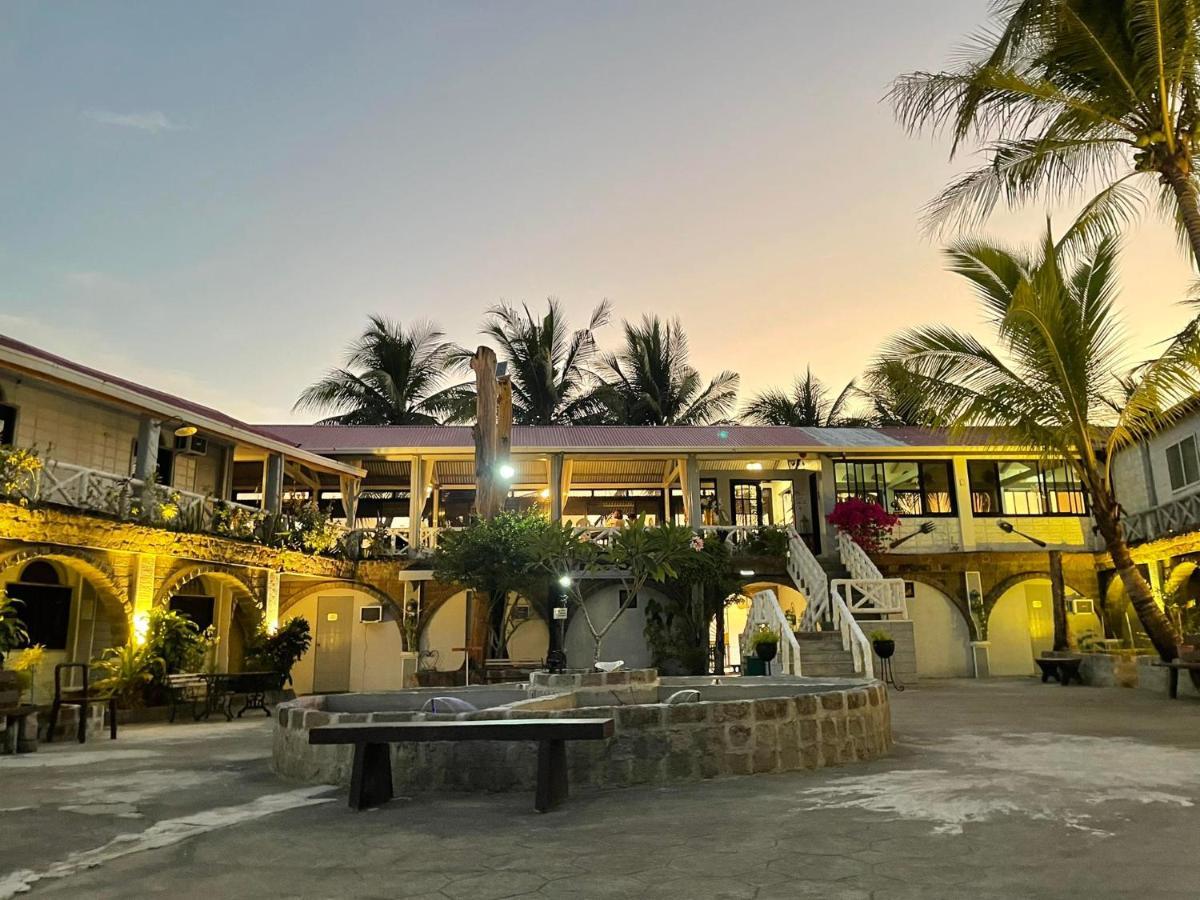 Sunbloom Beachfront Hotel And Restaurant Zambales Sinabacan Exterior photo
